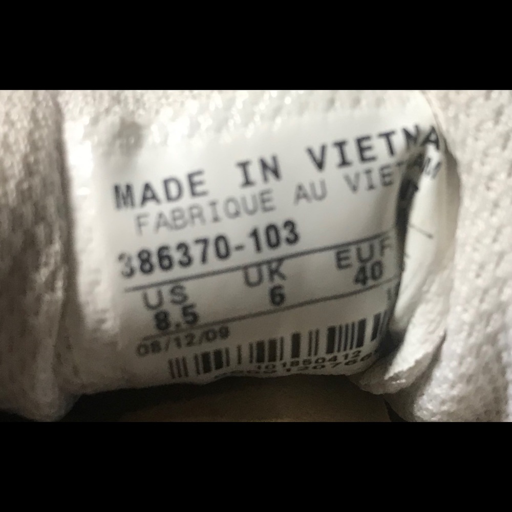 Women’s Nike Shoes - Size 8.5 - Picture 8 of 8